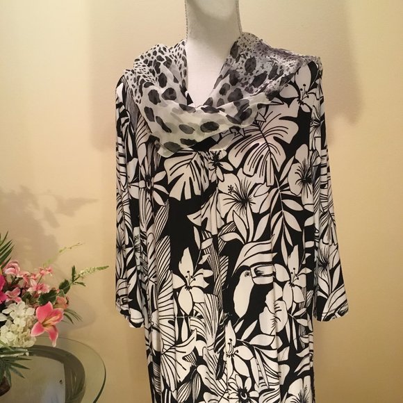 Secret Treasures Black and White Floral Dress - Picture 1 of 10